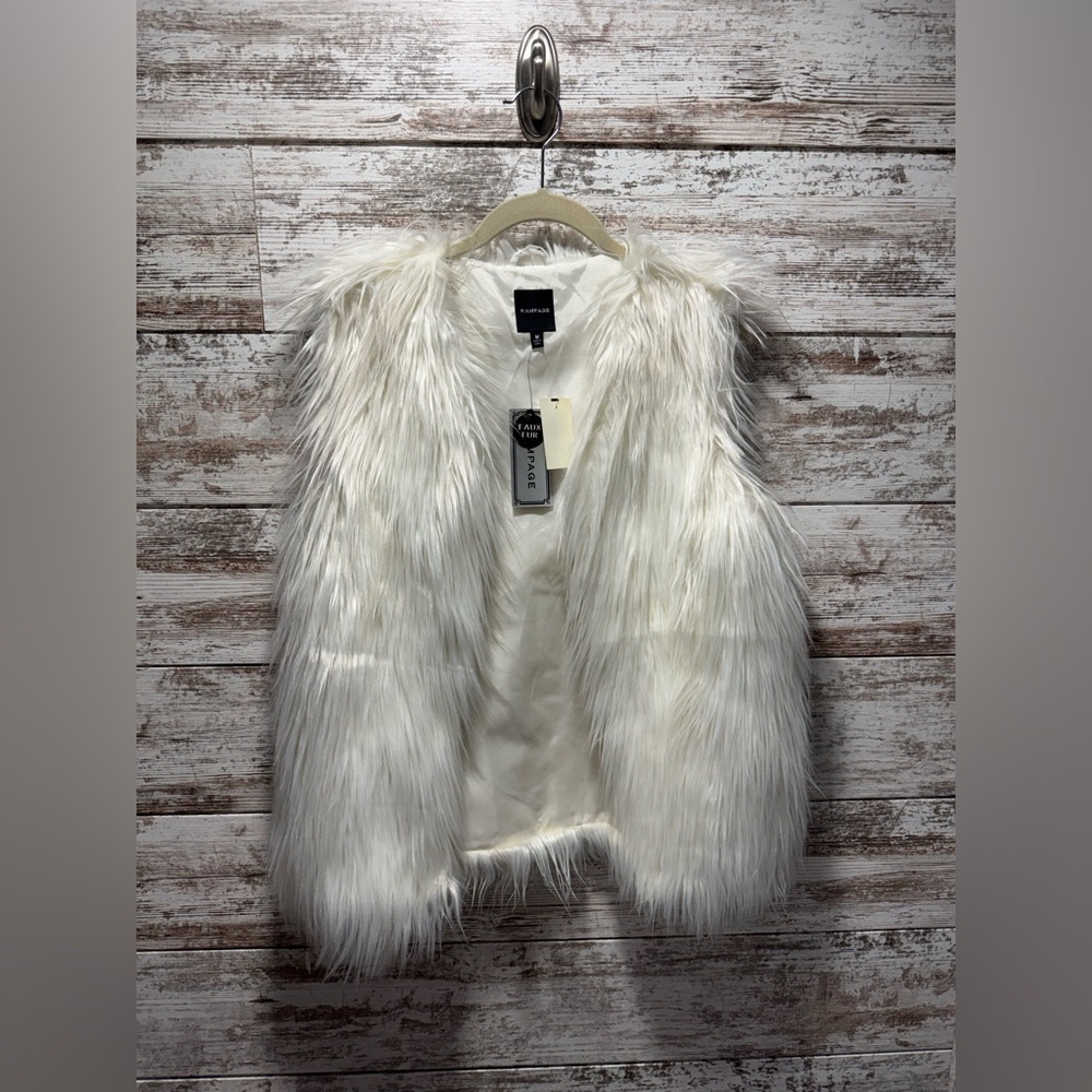 Rampage Faux Fur Vest in Cream NWT M